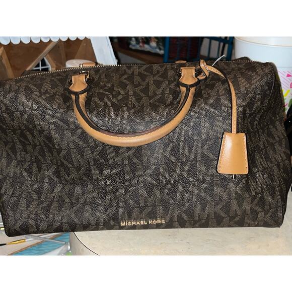 Michael Kors Kirby large satchel in brown monogram printed pebble leather. - Picture 6 of 15